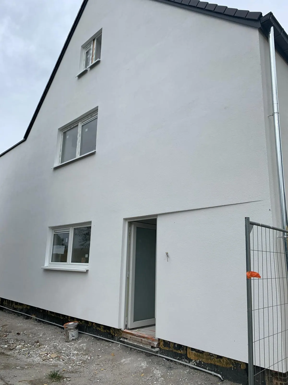 Façade insulation and render, Beersel