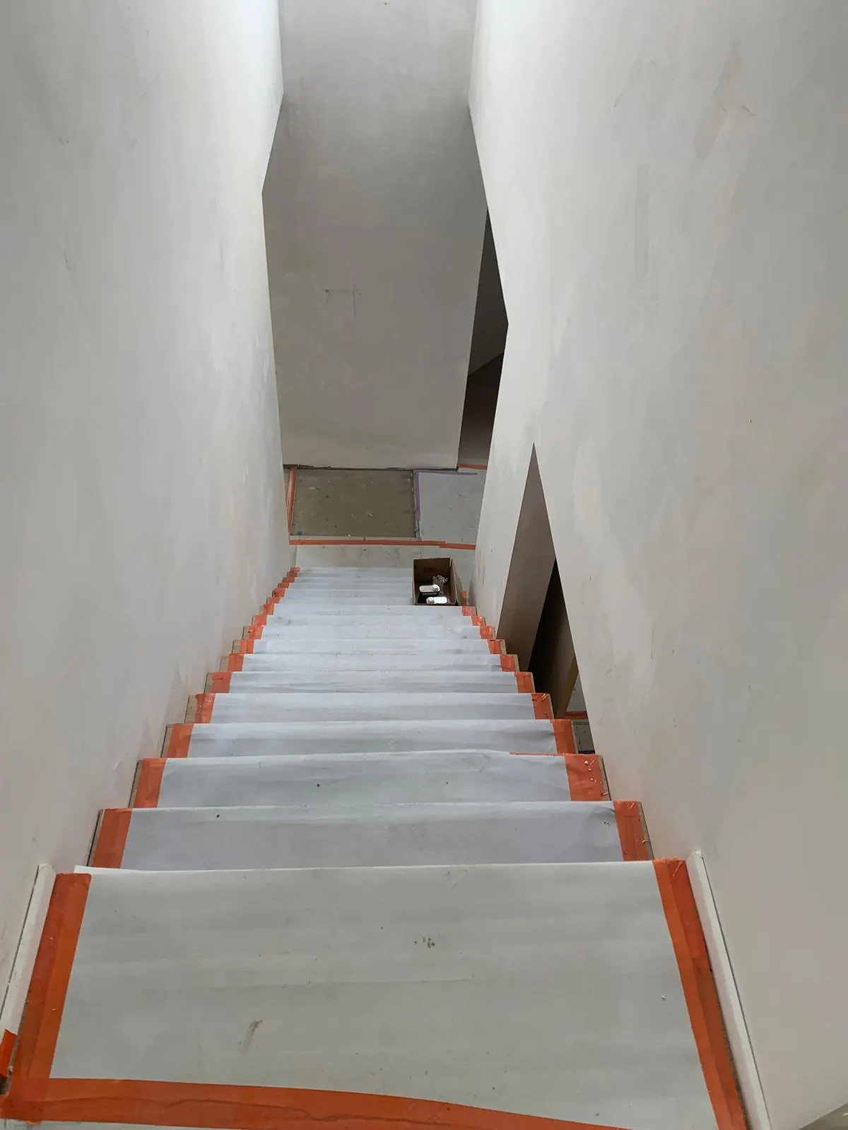 Plastering: straight walls and ceilings